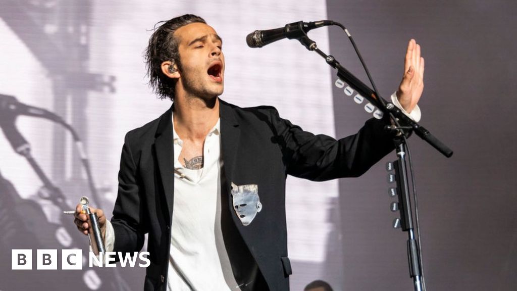 Matty Healy defends Malaysia kiss during 1975 concert in Dallas