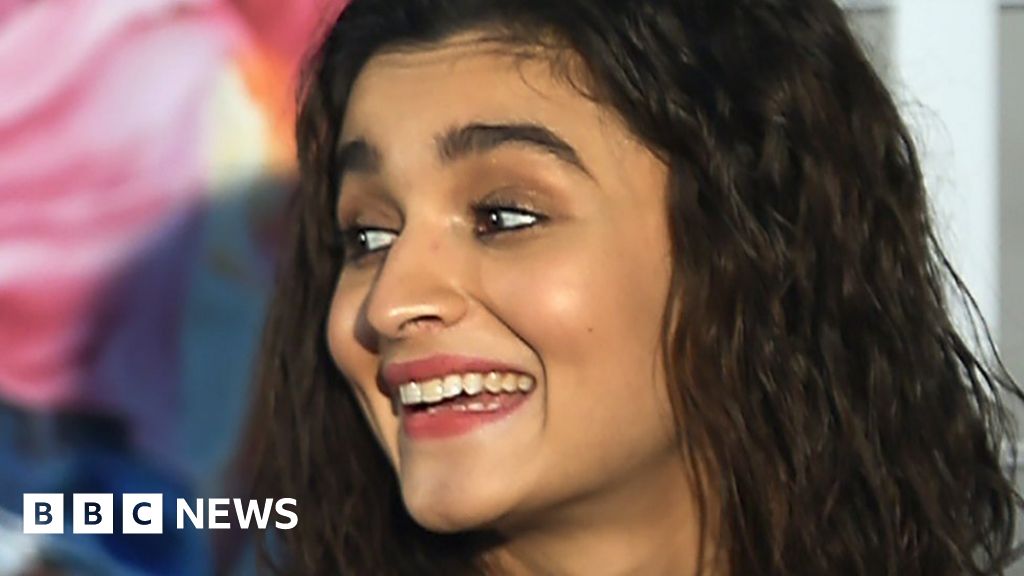 Bollywood challenges India's mental health taboo - BBC News