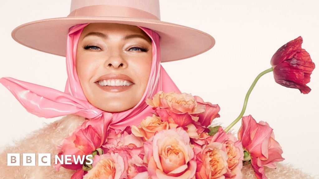 Linda Evangelista back on Vogue cover after being 'deformed' by procedure
