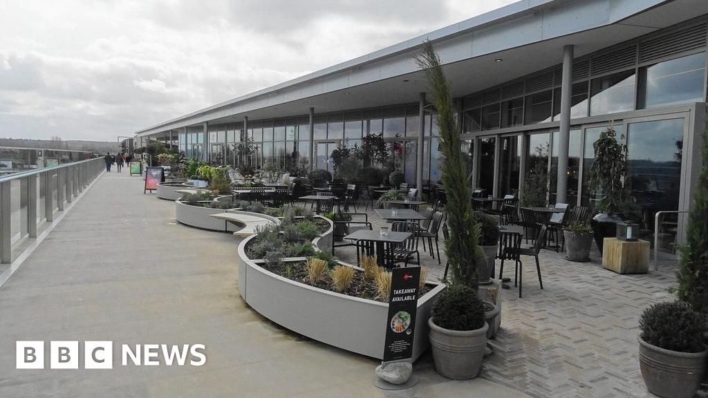 Oxford shopping centre evacuated over roof terrace incident