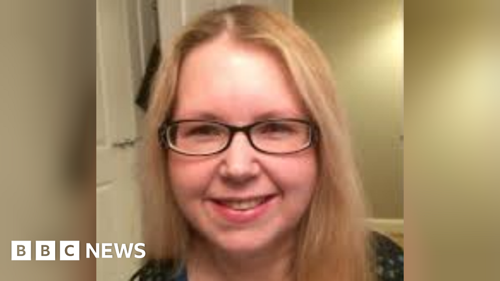 Hospital patient 'died after blood sugar mistakes' thumbnail