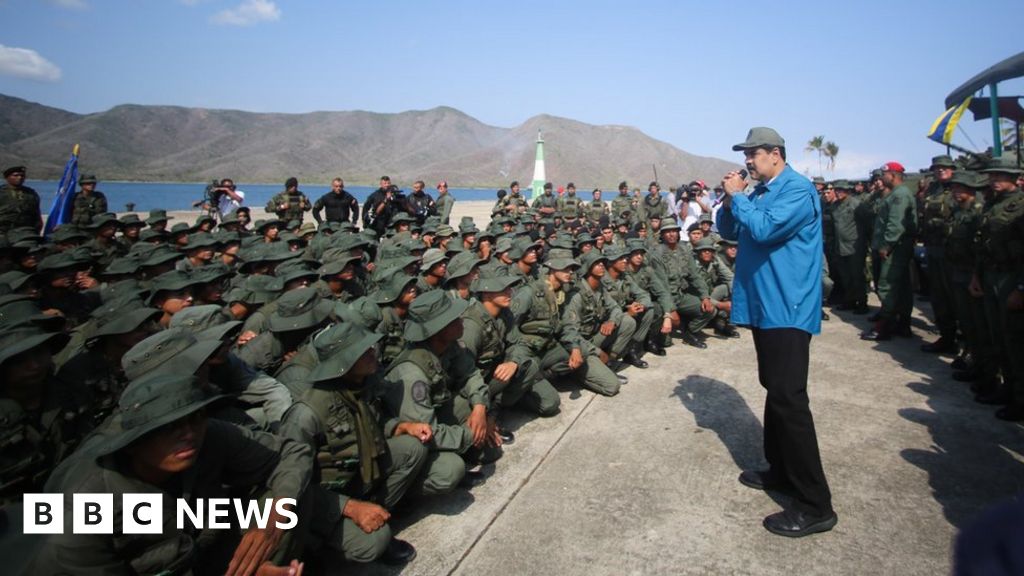 Venezuela crisis: Maduro warns of civil war