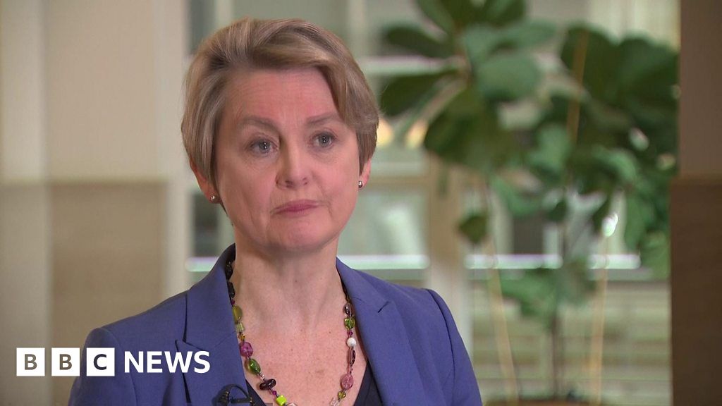 Cooper: Tories mismanage of asylum and immigration