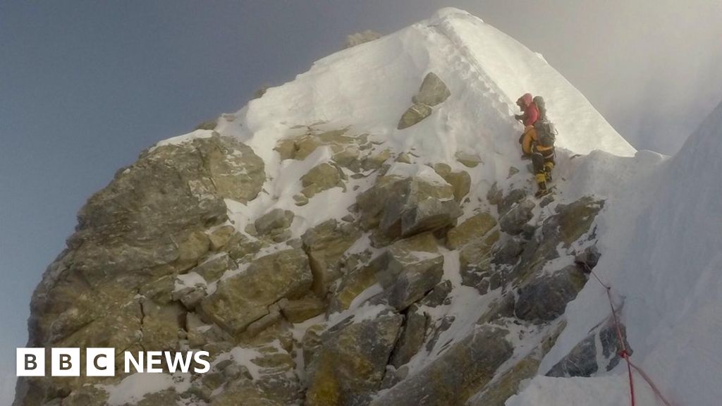 Everests Hillary Step Has It Gone Or Not Bbc News 