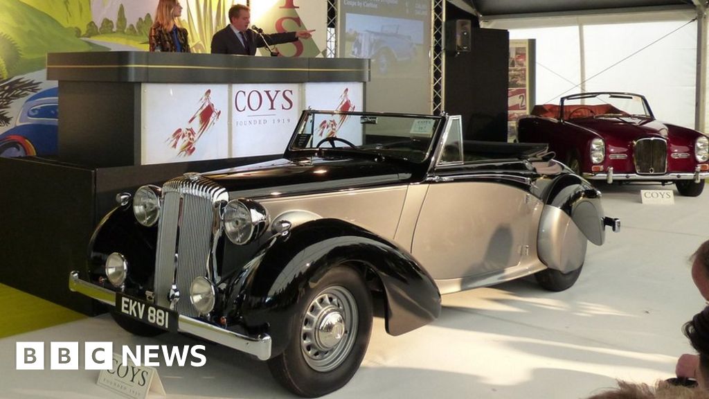 Winston Churchill campaign car sells for £232,520 BBC News
