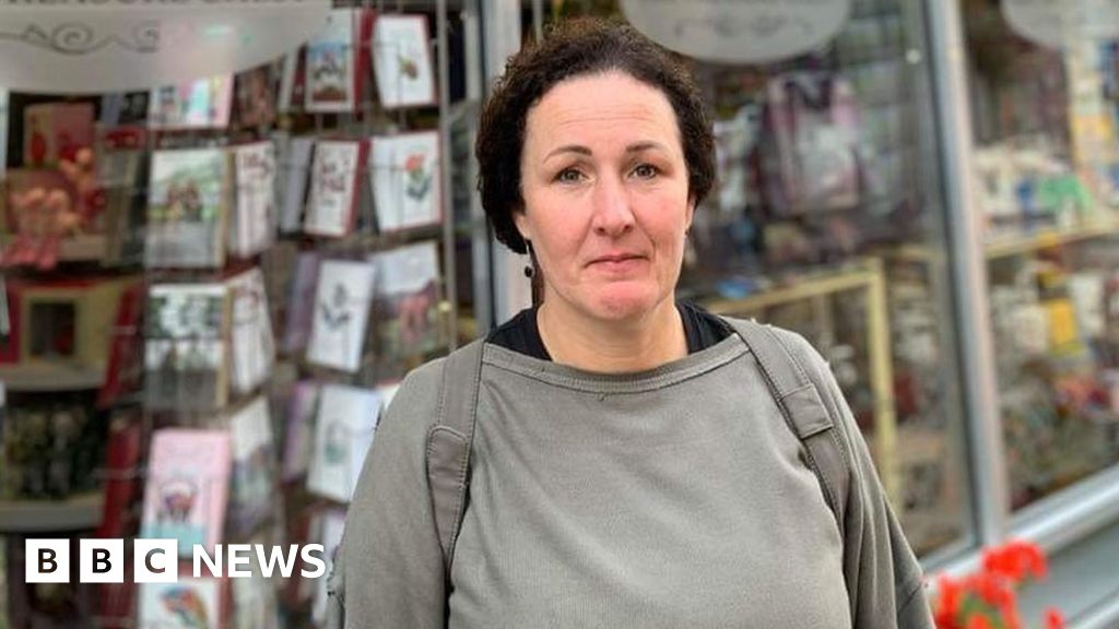 Shop closure fears over dangerous building alert – BBC News