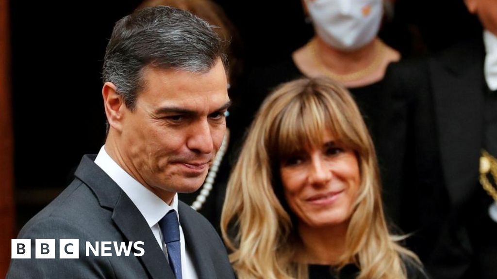 Испанските прокурори искат от съдията да прекрати делото срещу съпругата на Педро Санчес