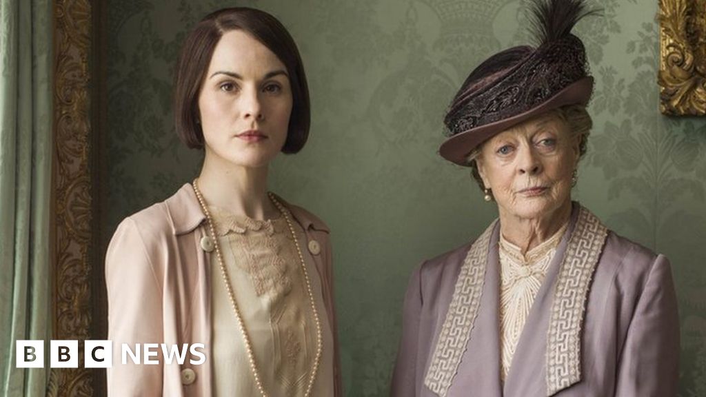 Downton Abbey movie 'could be filmed this year' - BBC News