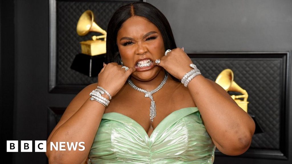 Grammy Awards 2021: Red carpet in pictures