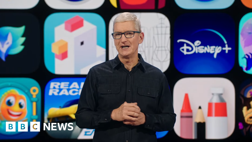Apple device users will now be able see when individual apps request to access features such as the microphone, camera and phone gallery, plus which t