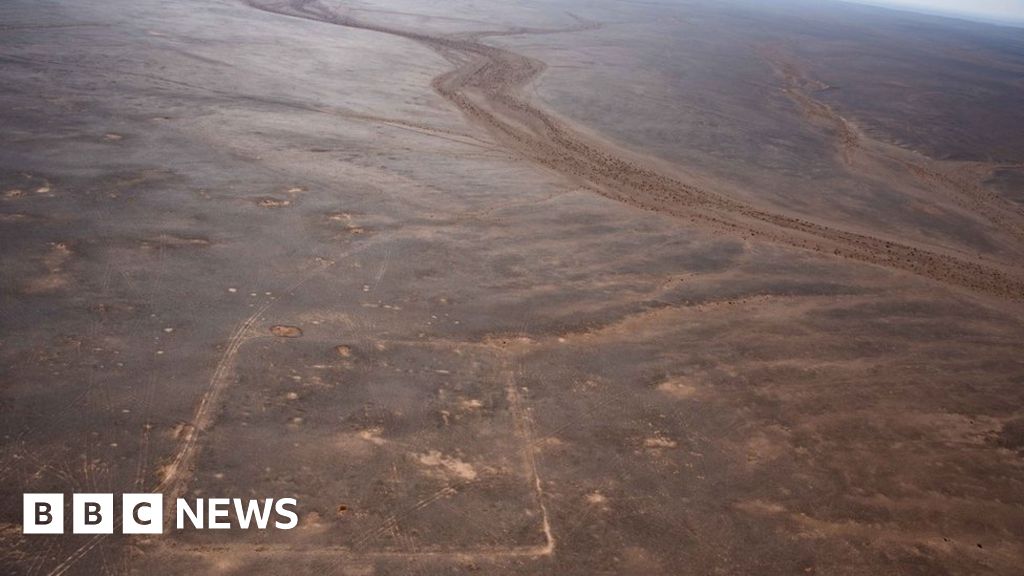 Researchers identify three Roman camps in Arabia - BBC News