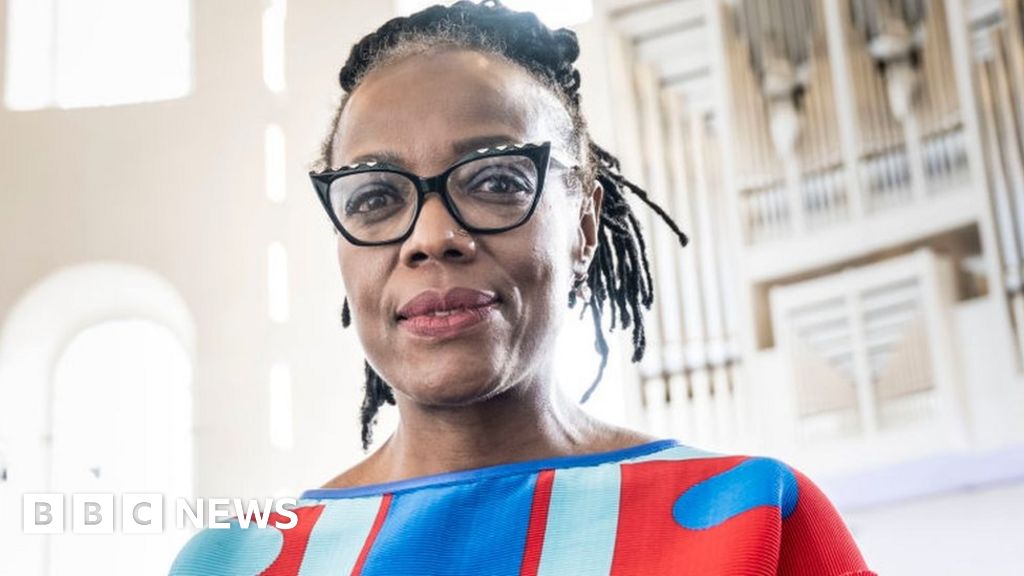 Tsitsi Dangarembga: Top Zimbabwe author has conviction overturned