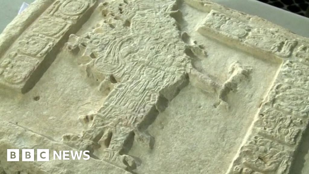 Guatemala dig uncovers Mayan artefacts - BBC News