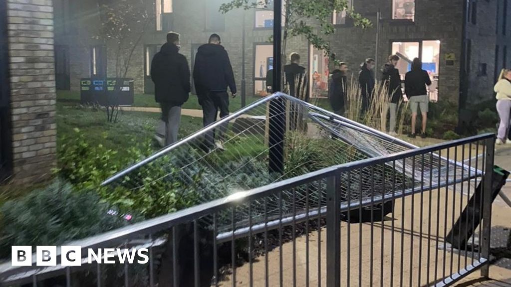 new-lockdown-manchester-university-students-pull-down-campus-fences
