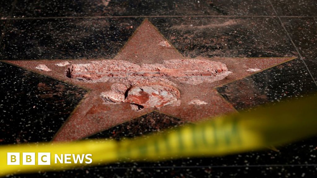 Donald Trumps Hollywood Walk Of Fame Star Smashed Up Bbc News 