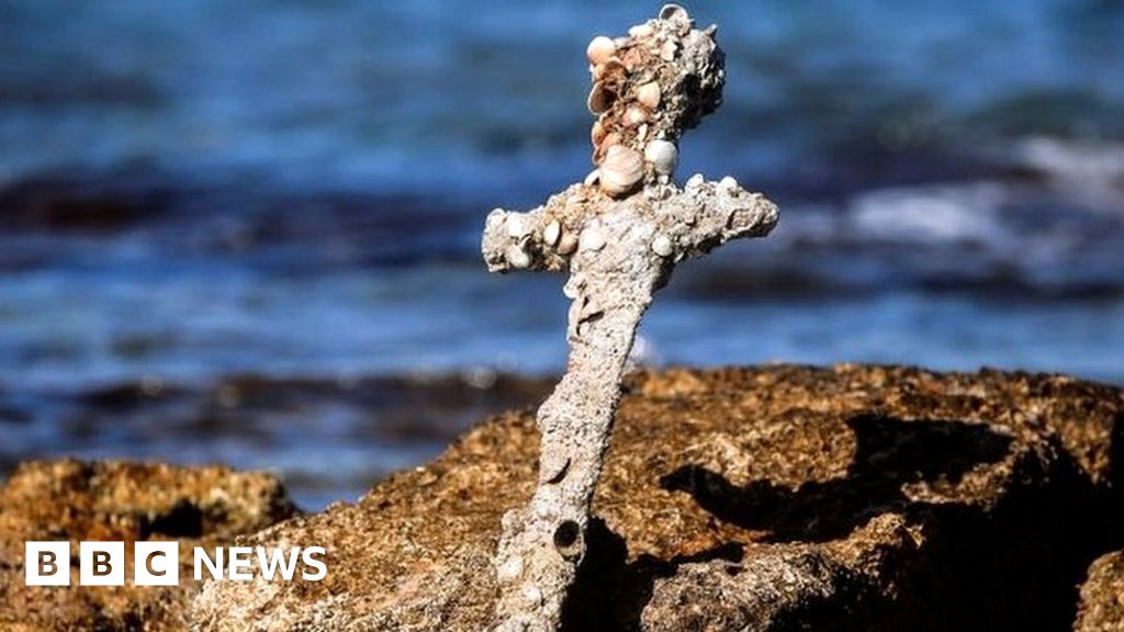 Diver finds 900-year-old crusader sword off Israel's coast