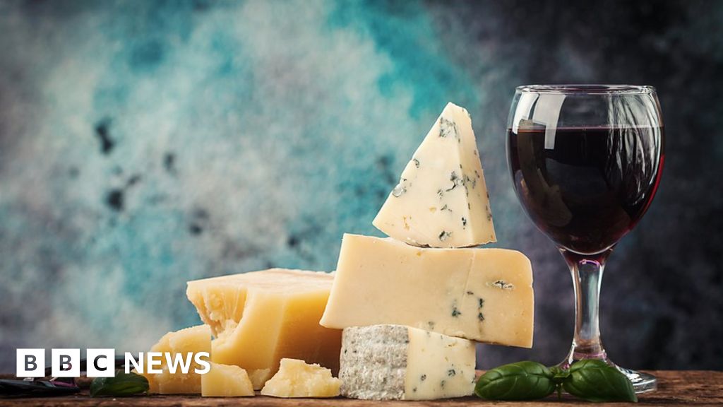 Trump Plans 11bn Tariffs Aimed At Eu S Aircraft Cheese And Wine As It Happened Business The Guardian