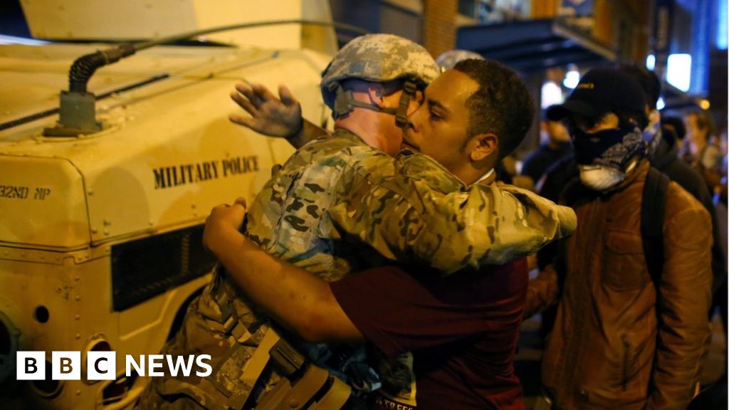 Spreading the peace among protests in North Carolina - BBC News