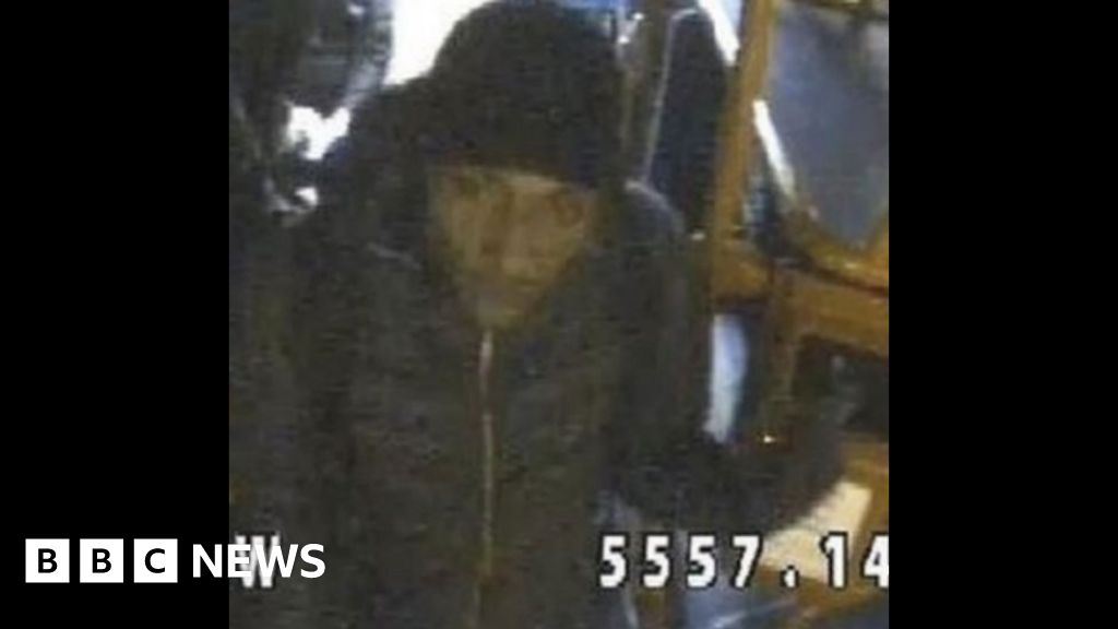 Image Issued In Connection With Assault In Edinburghs Princes Street Bbc News 