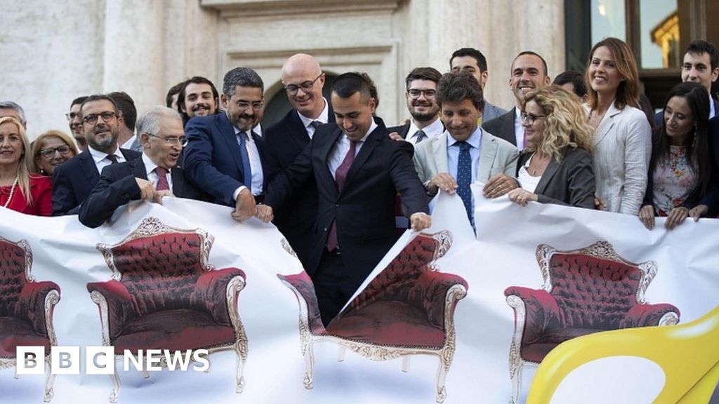 Italy reduces size of parliament 'to save €1bn in a decade'
