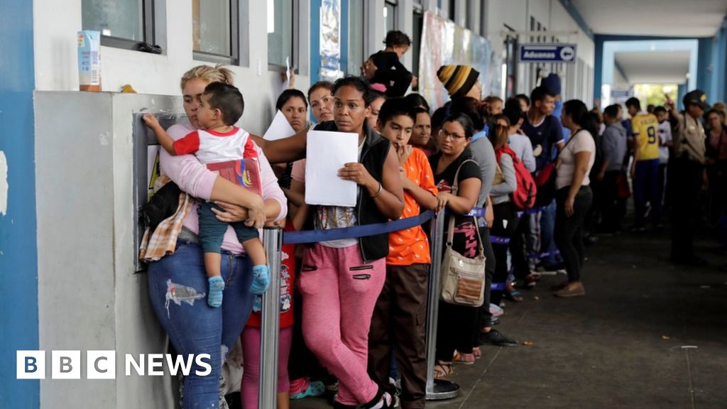Venezuelans rush to cross Peru border Venezuelans rush to cross Peru border