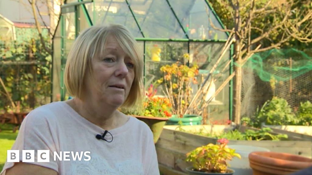 Carl Davies murder: Mother speaks about £10k reward 10 years on - BBC News