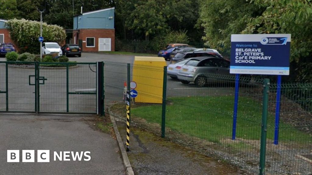 Deputy head 'told pupils about incorrect answers'