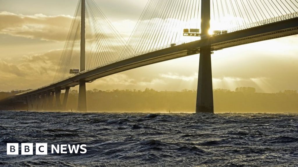 Ice sensors to be installed on Queensferry Crossing - BBC News