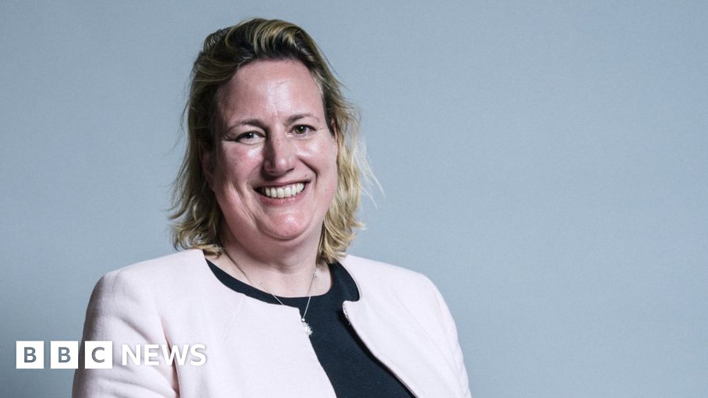 Tory leadership: Probe after MP called 'disgrace' by colleague - BBC News