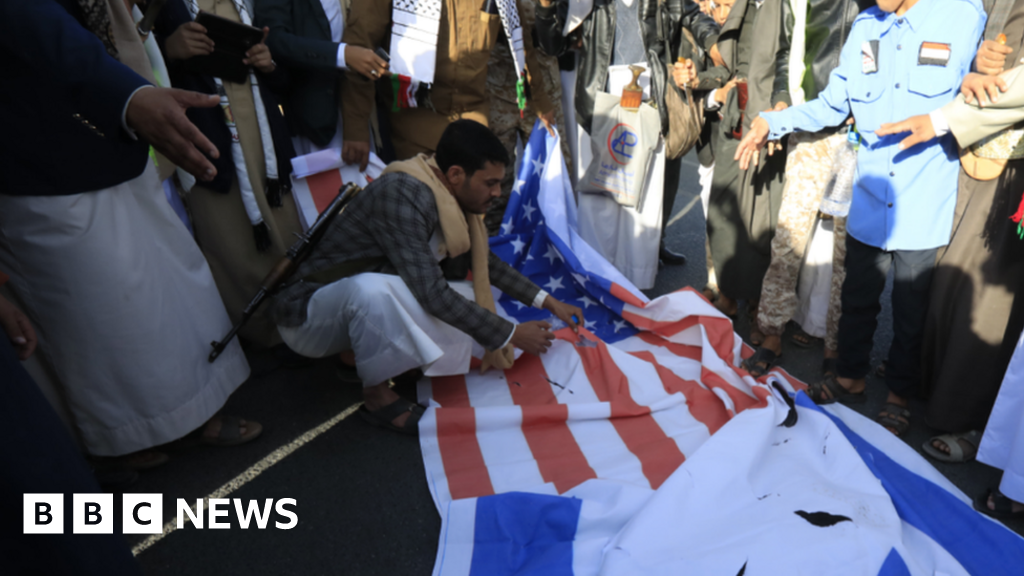 САЩ ще отговорят, ако хусите продължат с атаките - Байдън