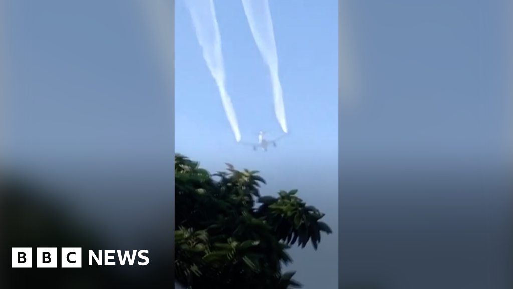 Jet fuel dumped in California BBC News