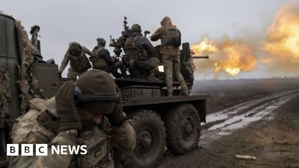 Война в Украйна: Мъже, живеещи в чужбина, ще бъдат поканени да се присъединят към армията