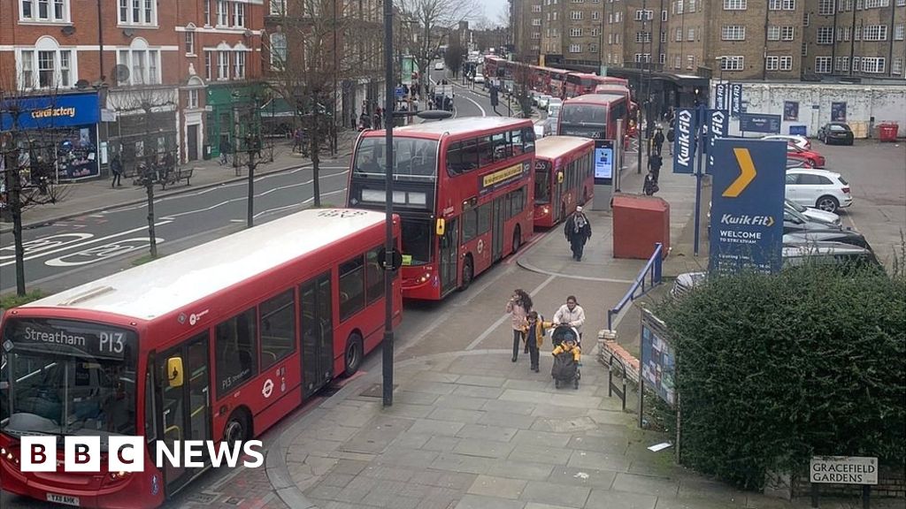 Streatham LTN trial suspended after lengthy bus delays - BBC