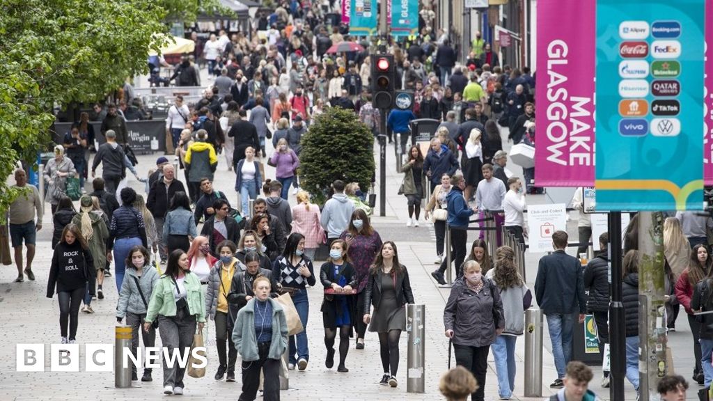 Covid caution urged as Scots gather for Easter