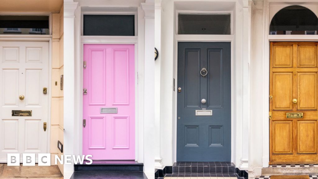 Play out of doors. Дверь в здание. Wood swing door. Дверь house. Two room open door.