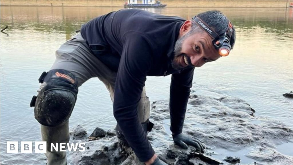 River Thames: Mudlarker discovers rare Tudor leather wrist guard - BBC News