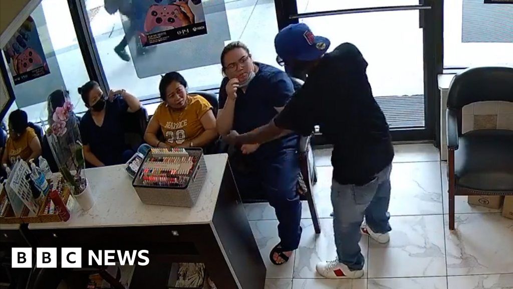 Video shows Atlanta nail salon customers and staff ignore would-be robber's  demands for cash