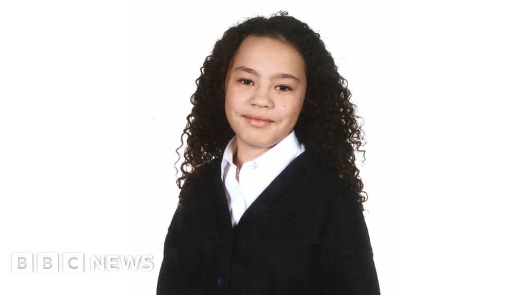 Girl, 10, dies after collision with ambulance on Nottingham's 999 call