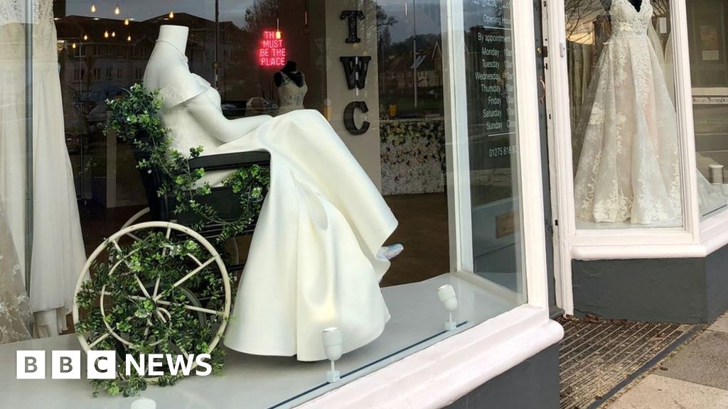 Bridal shop's wheelchair display praised