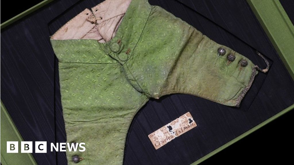 女王的侏儒 "的小褲子在拍賣會上賣出了近1萬英鎊的價格