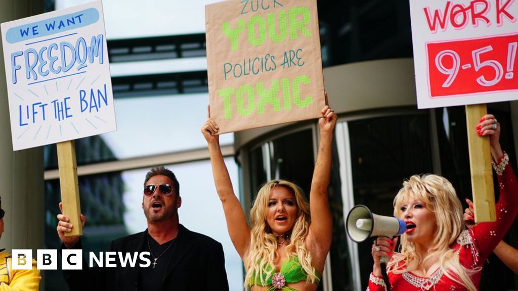 Dolly Parton, Britney Spears and Taylor Swift tribute acts protest stage over Meta 'ban'