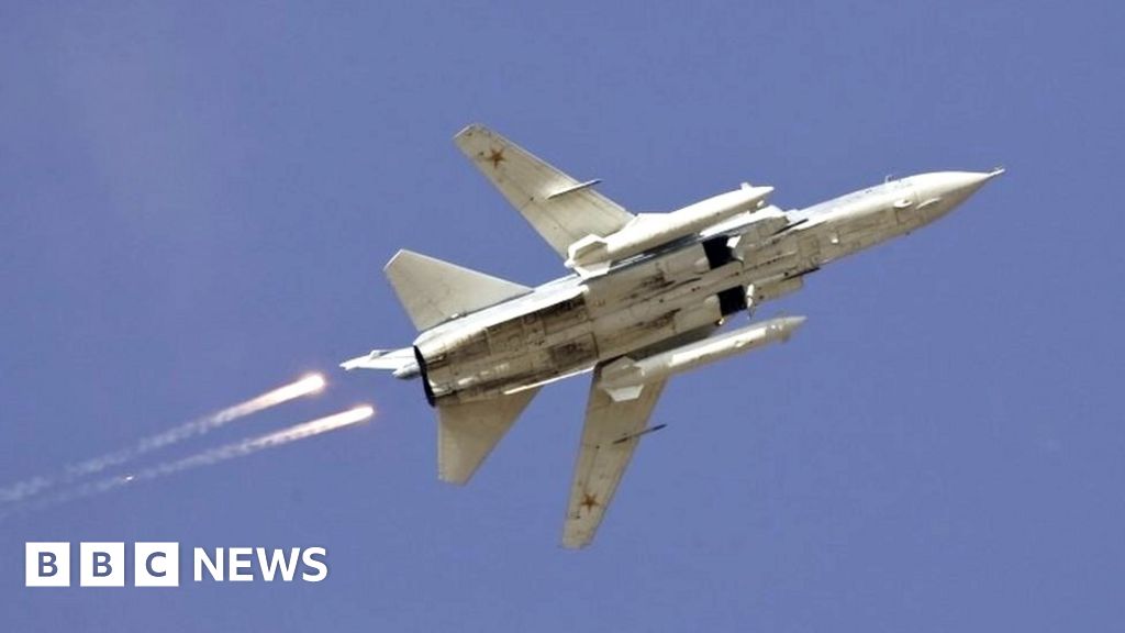 Война в Украйна: Шест руски самолета са унищожени от дронове, казва Киев