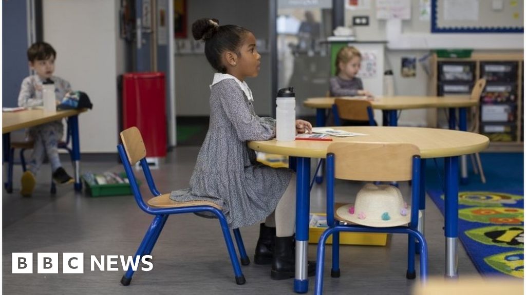 Schools in Wales get reopening guidance thumbnail