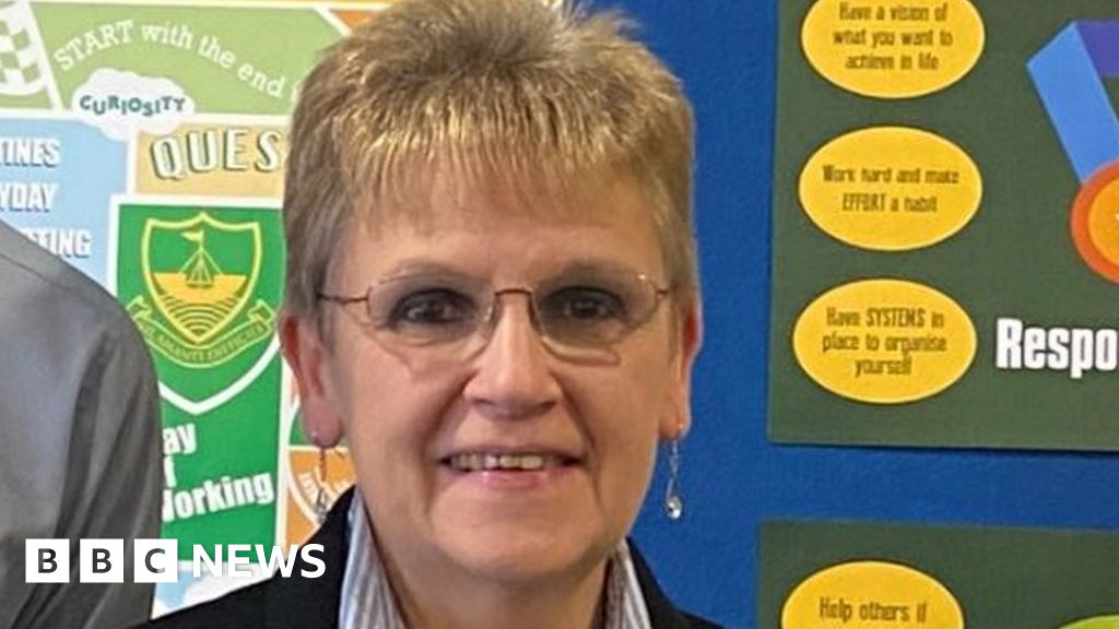 Teachers' pay erosion 'limiting recruitment' on Isle of Man