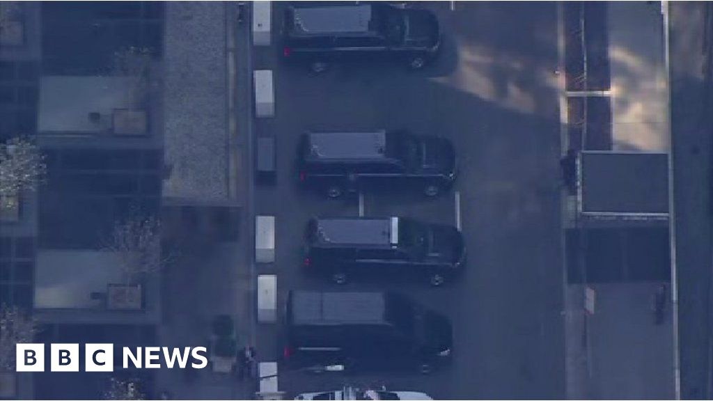 Trump leaves residence on his way to courthouse