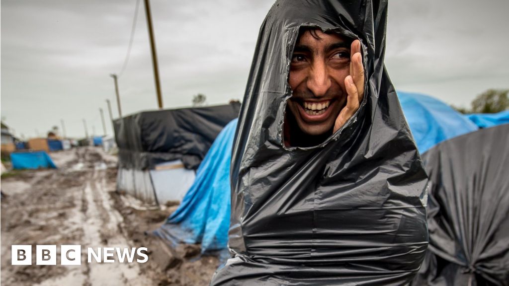 Calais migrant camp grows as winter approaches BBC News