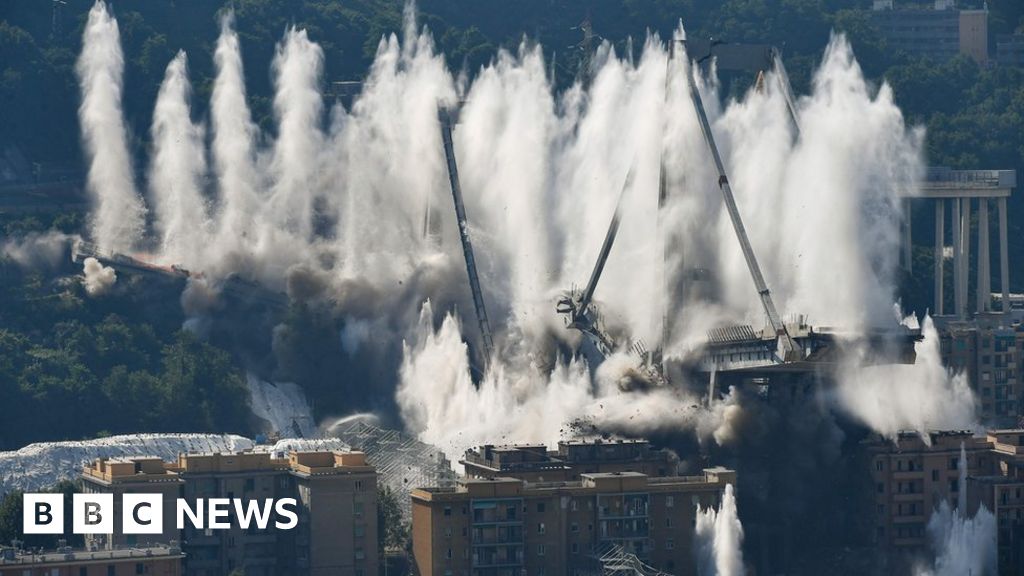 Genoa's giant bridge towers demolished