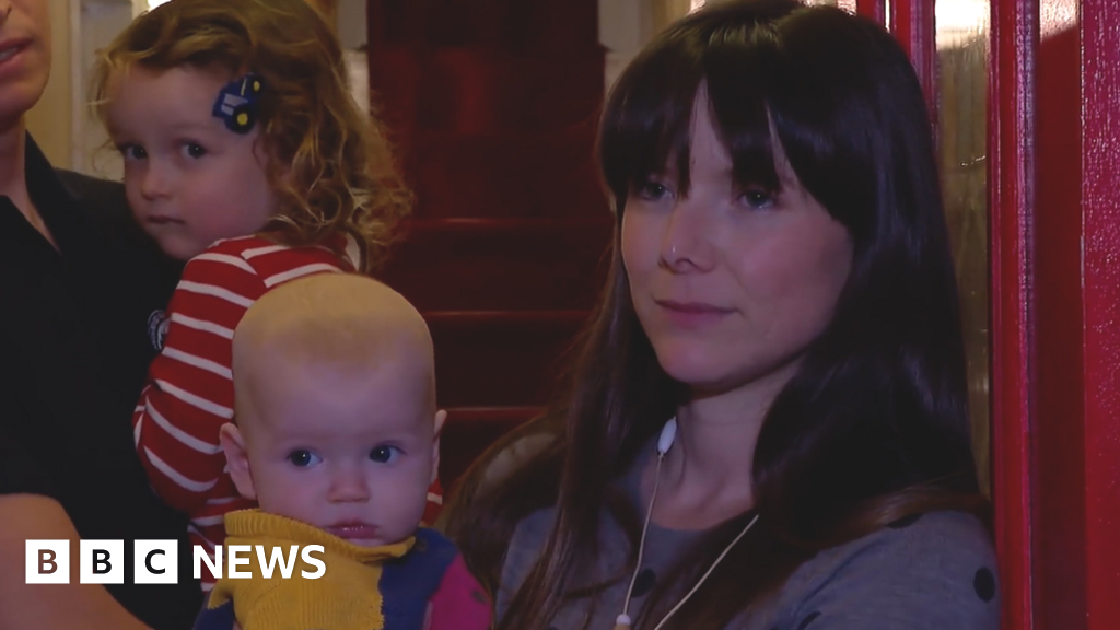 Brecon Beacons: Maternity leave doctor helped cave rescue