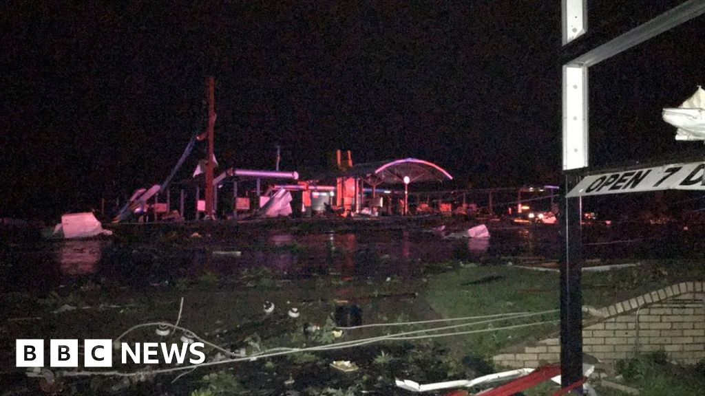 Missouri weather Tornado kills three people in Golden City BBC News