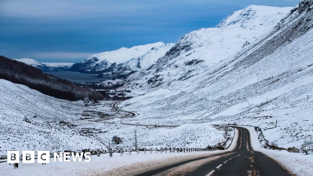 Snow causes travel chaos across Scotland BBC News